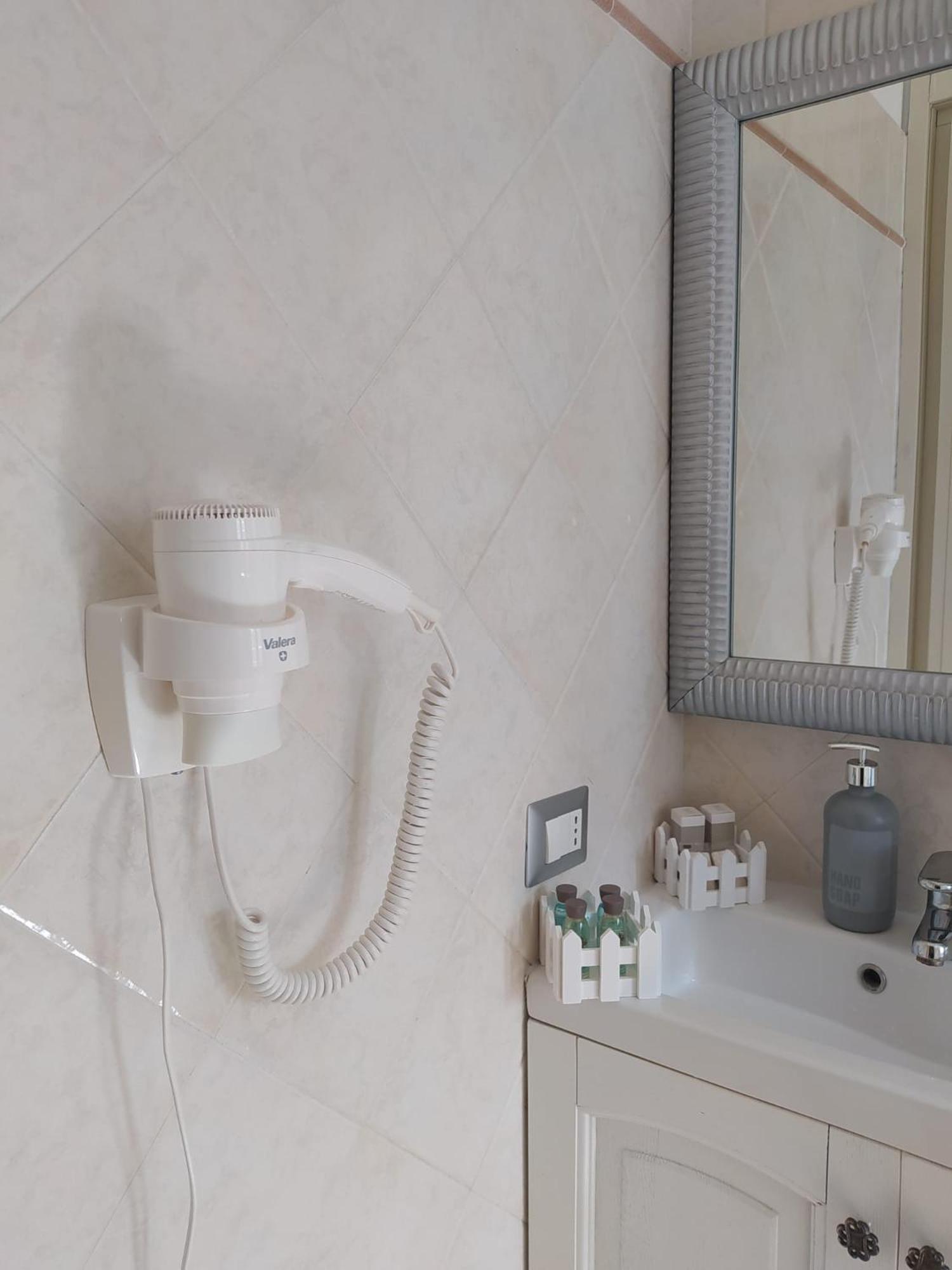 La Perla Del Mare - 9 Minutes From Fco Airport - Free Wifi E Netflix Apartment Fiumicino Exterior foto